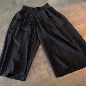 Michel Antoni Studio culottes in black. Size 18